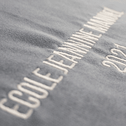 Broderie-uniforme-scolaire-personnalisé