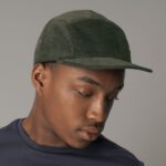 casquette-visière-plate-en-velours-personnalisée